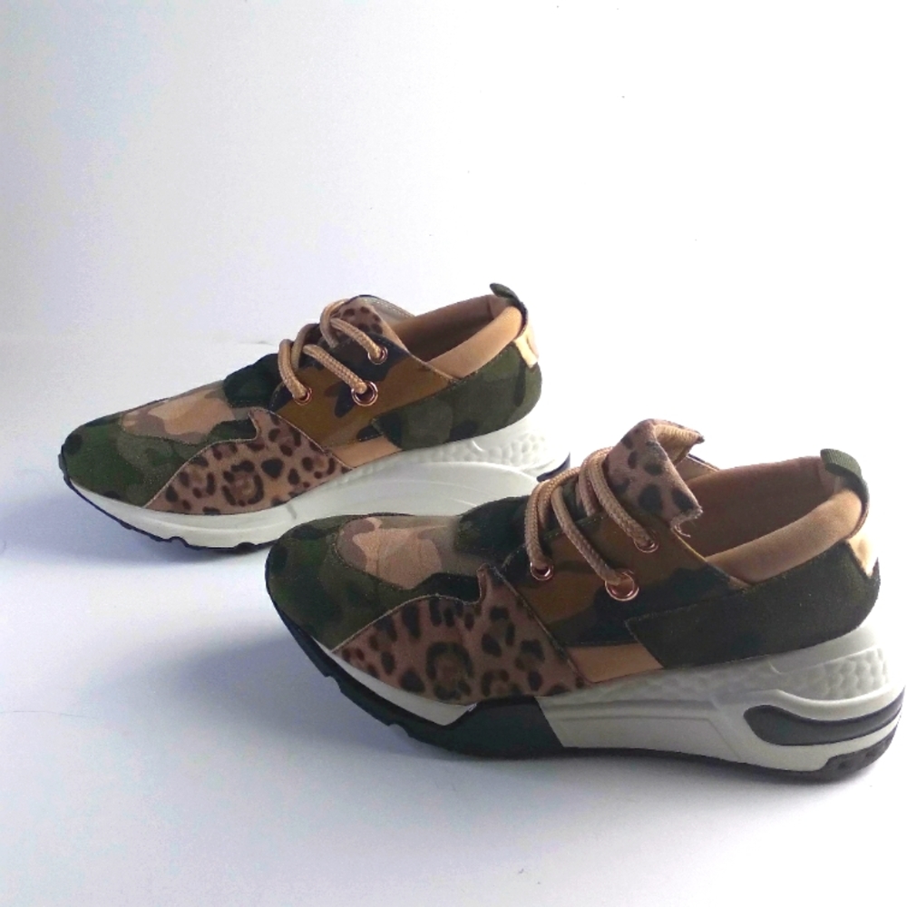Steve Madden  cliff kakki and green camo animal print p sneakers  size 7.5